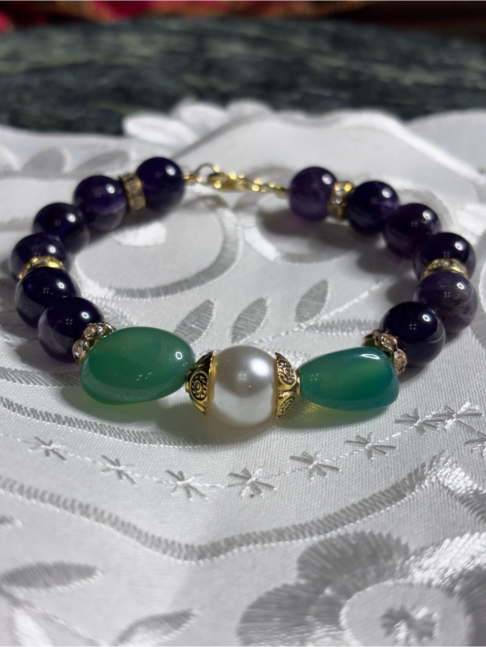 Forest Green Chalcedony, Amethyst & Pearl Beaded Bracelet 7.5 inches